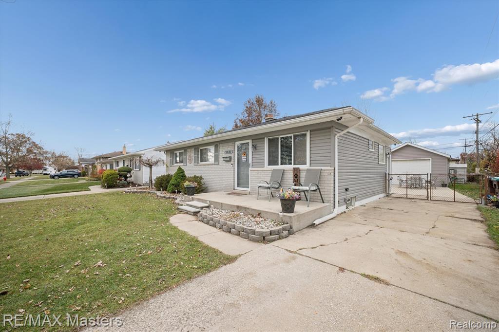 31630 Lynne Drive, Rockwood, MI — Photo 27