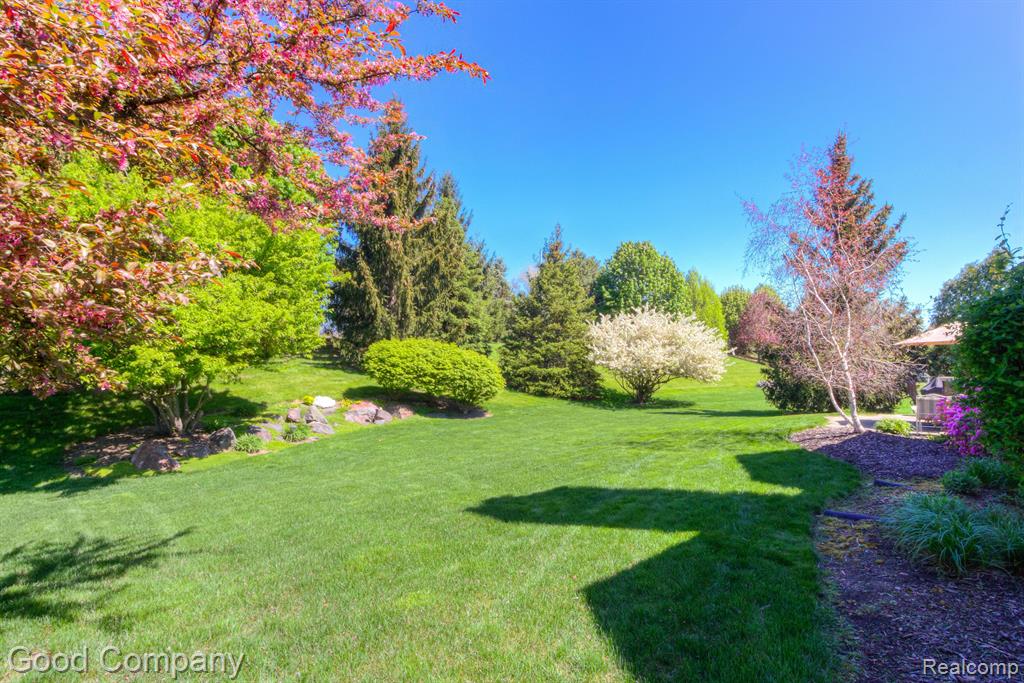 51250 W HILLS Drive, Plymouth, MI 48170 — Photo 57