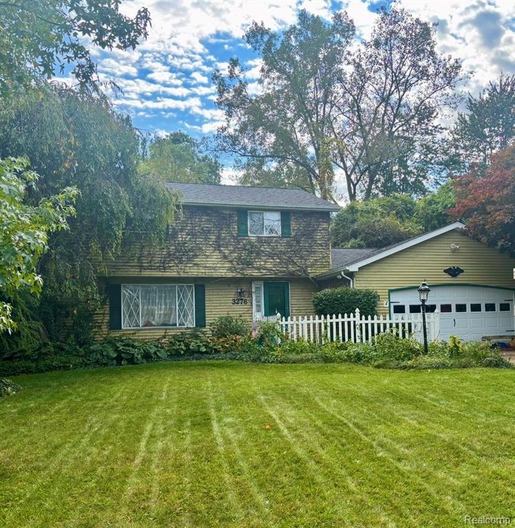 3276 E Charmwood Drive, Port Huron, MI 48060