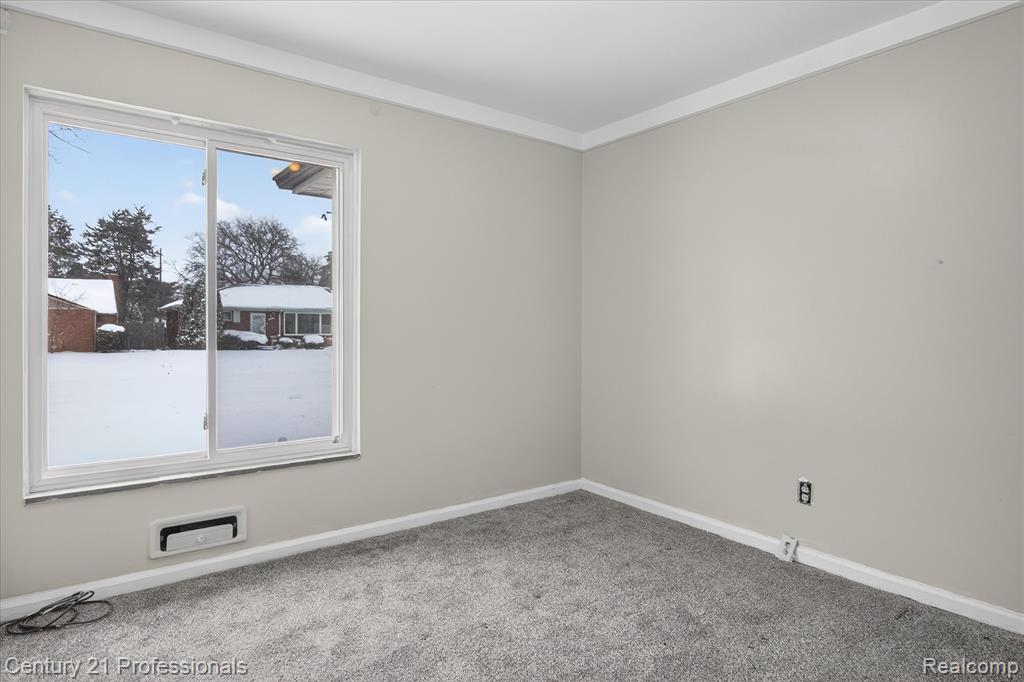 16786 Sprenger Avenue, Eastpointe, MI, 48021