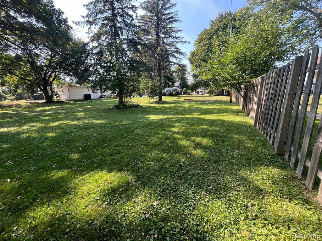 425 SCHOOLHOUSE Street, Ortonville, MI 48462 — Photo 7