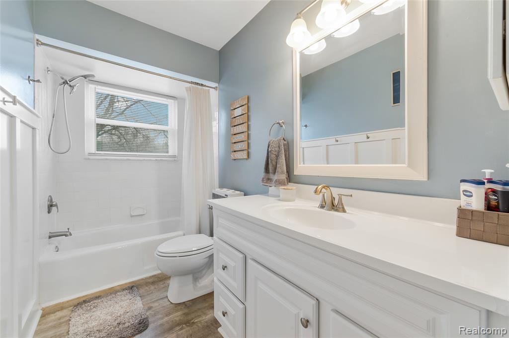 355 Sanders Road, Oxford, MI 48371 — Photo 18