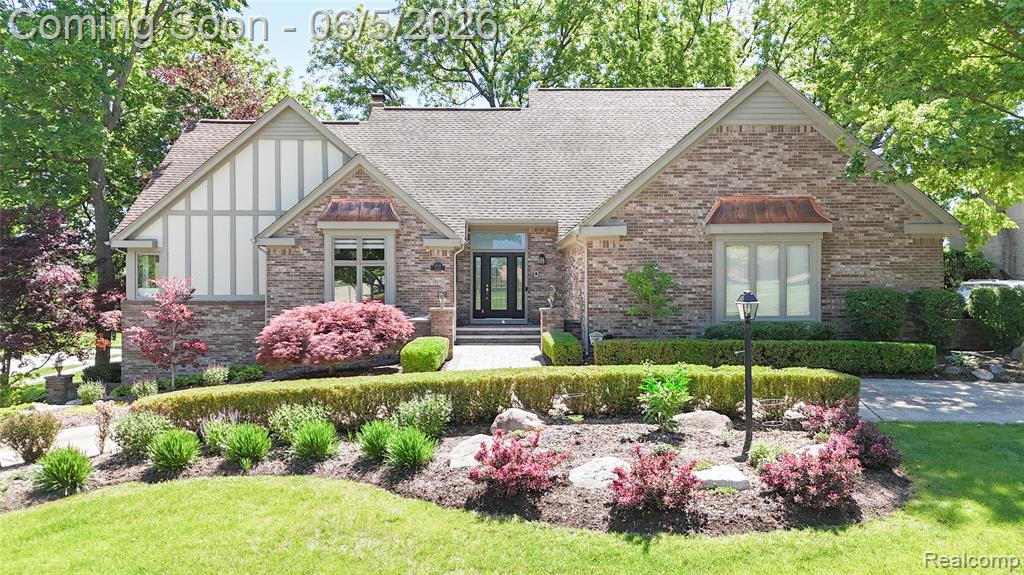 6514 Shagbark Drive, Troy, MI 48098