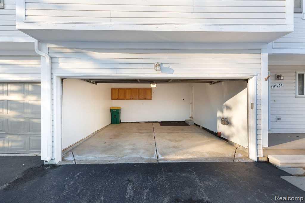 50234 Helfer Boulevard, Wixom, MI 48393 — Photo 30