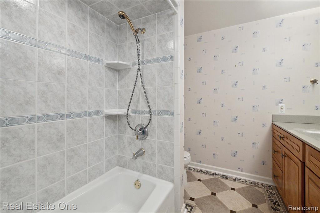 5363 HIGH COURT Way, West Bloomfield, MI 48323 — Photo 33