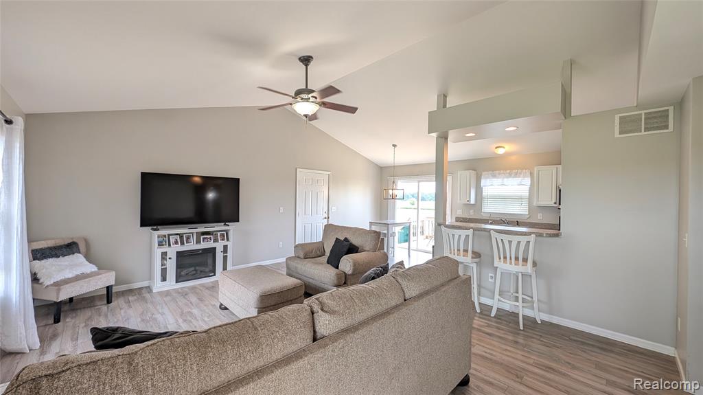 7427 Seymour Road, Swartz Creek, MI 48473 — Photo 5