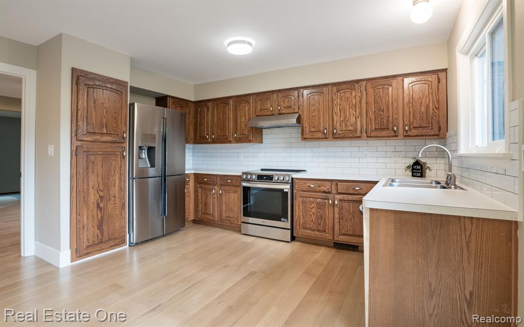 635 RANDALL, Troy, MI 48085 — Photo 9