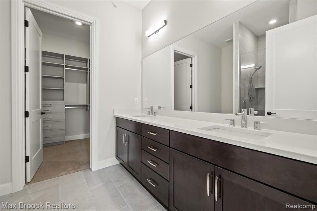 7479 Gramercy Circle, 16, West Bloomfield, MI — Photo 17