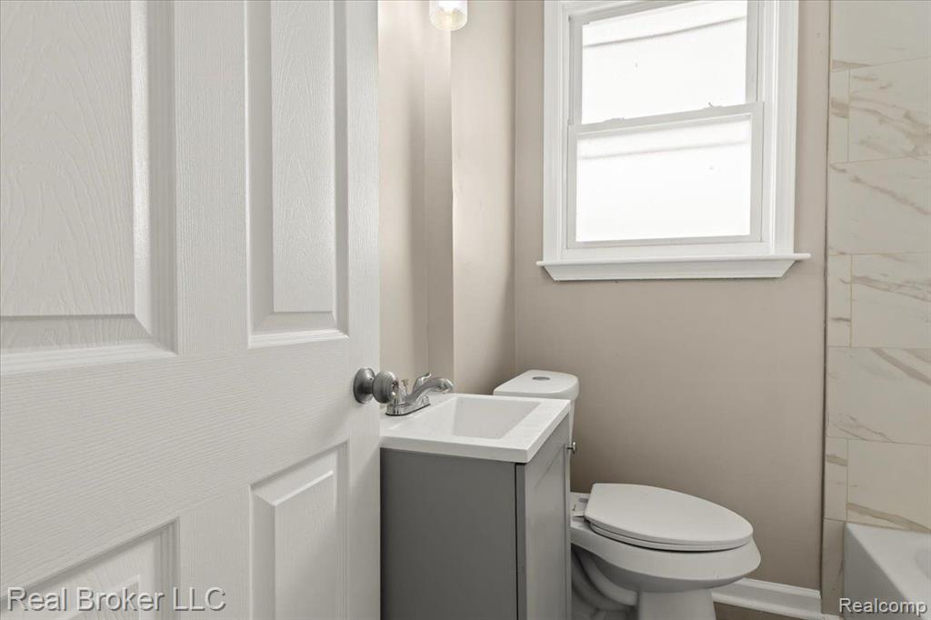 4204 CLEMENTS Street, Detroit, MI 48238 — Photo 14