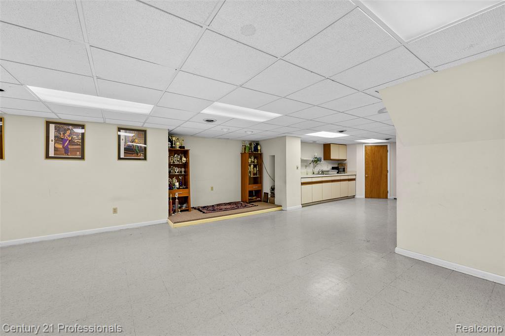 4310 Birch Run Drive, Troy, MI 48098 — Photo 32