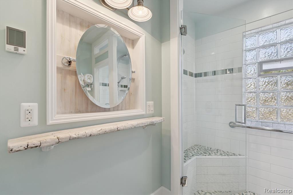 611 W Grand River Avenue, Howell, MI 48843 — Photo 21
