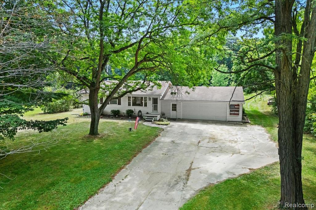 6460 Hogan Road, Fenton, MI 48430 — Photo 33