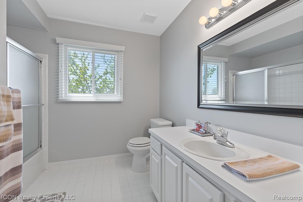 51874 EMIL Drive, Macomb, MI 48042 — Photo 30