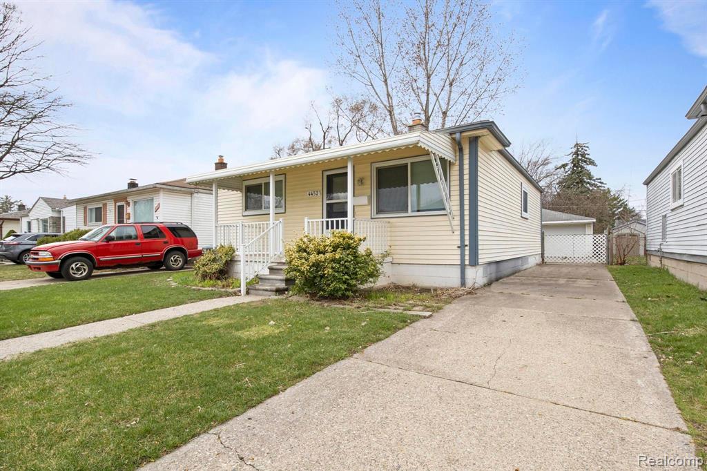 4452 EDGEWOOD Street, Dearborn Heights, MI 48125 — Photo 4