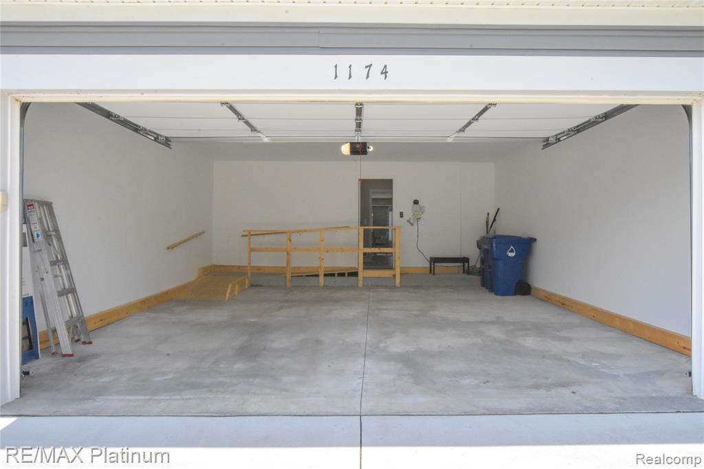 1174 Prudence Drive, Waterford, MI 48327 — Photo 42