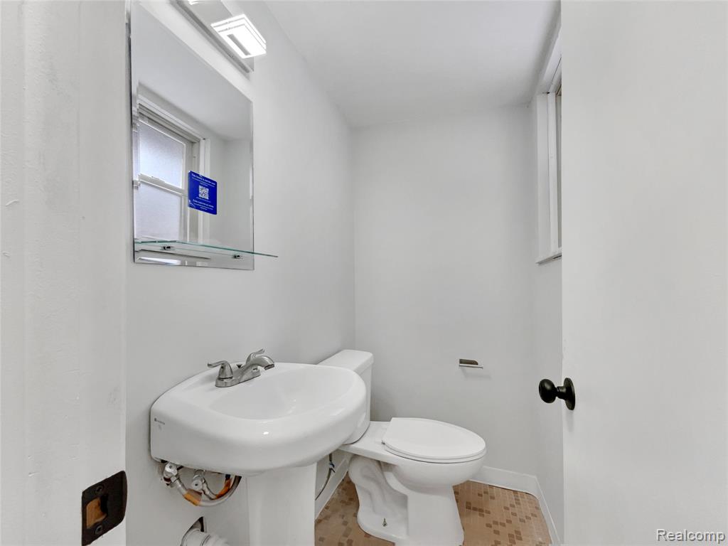 53044 Ruann Drive, Shelby Twp, MI 48316 — Photo 17