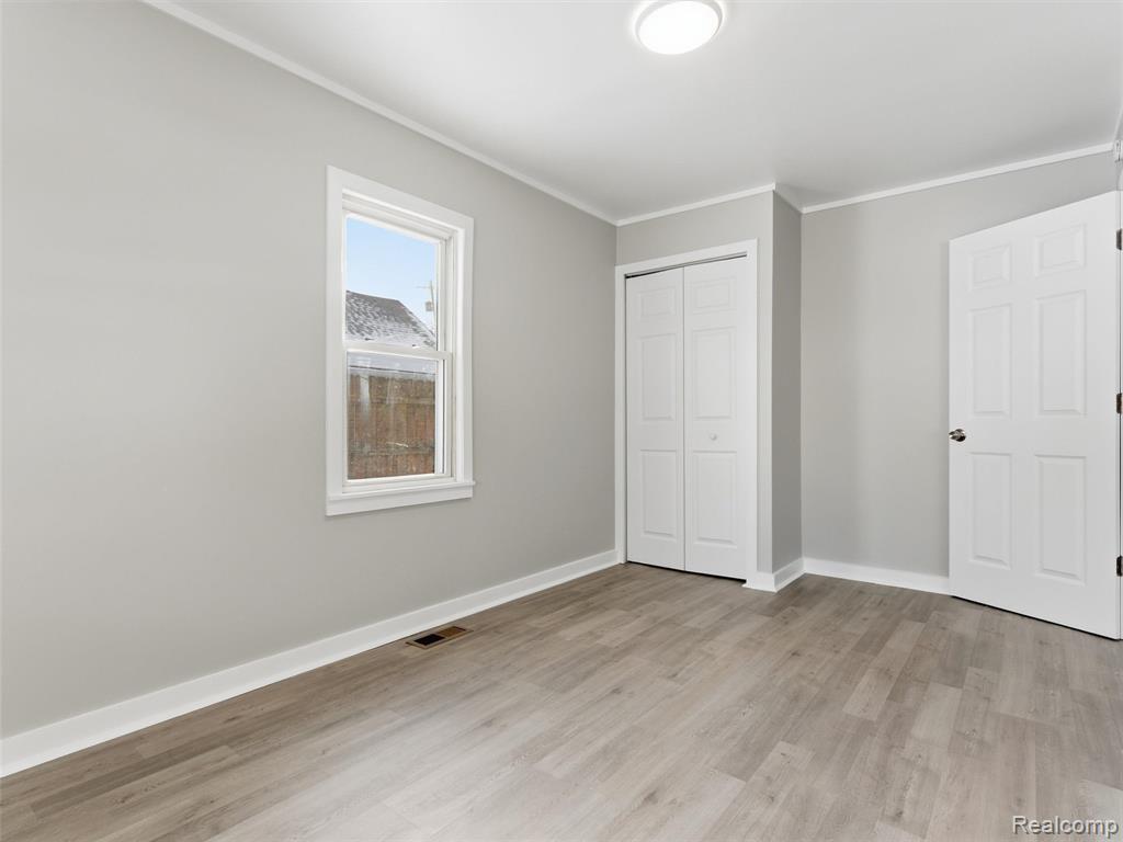 23449 Carlisle Avenue, Hazel Park, MI 48030 — Photo 8