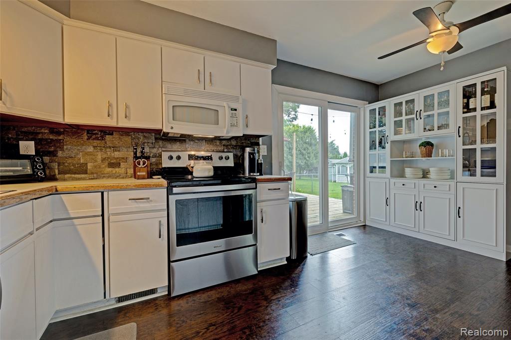 41429 Greenbriar Lane, Plymouth, MI 48170 — Photo 11