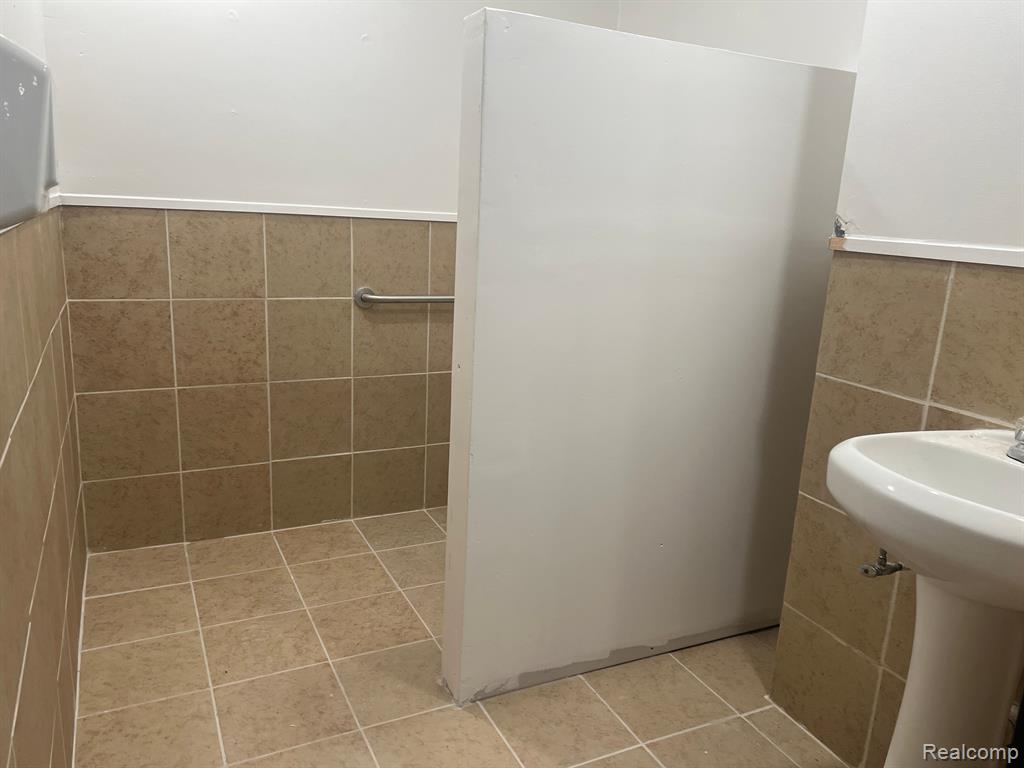 13837 Conant Street, Hamtramck, MI, 48212