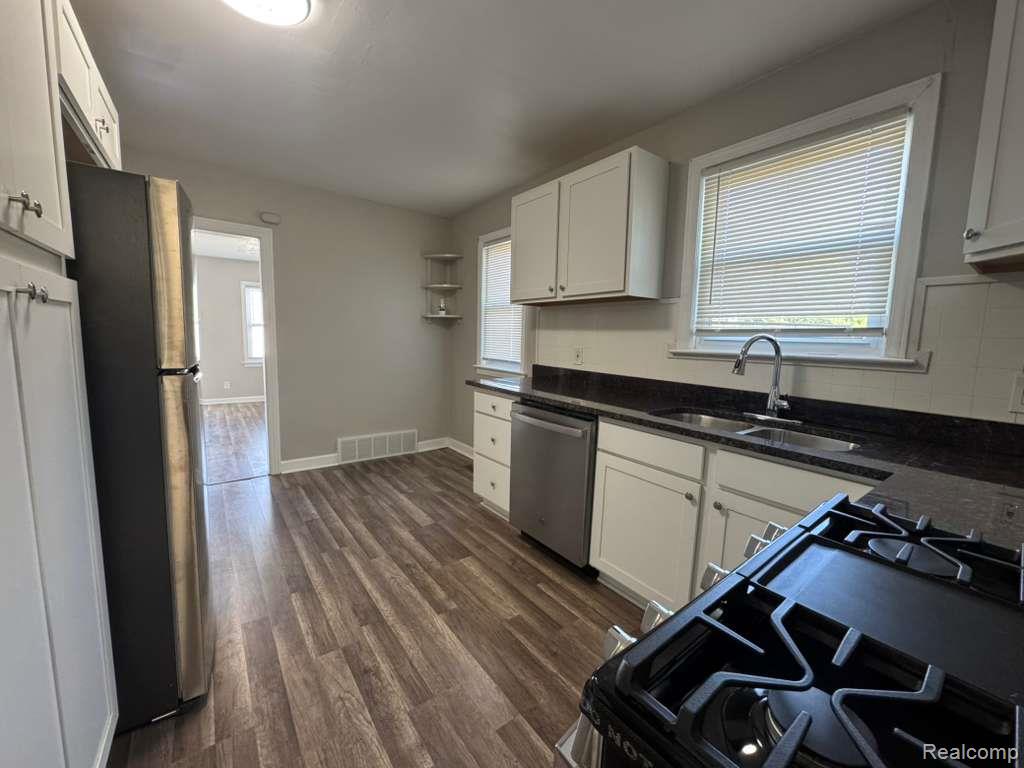 8734 Chalmers Avenue, Warren, MI 48089 — Photo 6