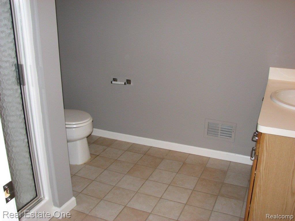 743 Aaron Drive, Highland, MI — Photo 18