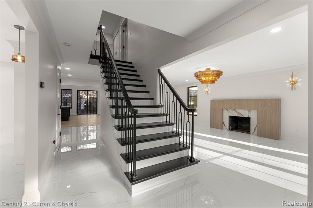 2211 Golfview Drive, Dearborn, MI, 48128
