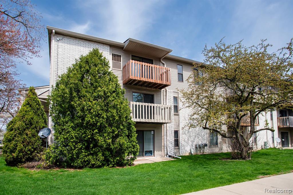 31993 W 12 Mile Road, 109, Farmington, MI 48334 — Photo 19