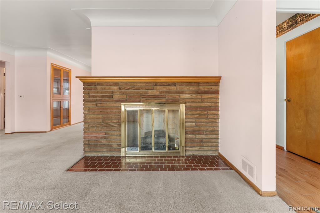 4298 Farmcrest Street, Burton, MI 48509 — Photo 11