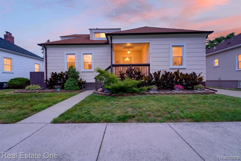 466 Spruce Street, Wyandotte, MI 48192 — front exterior