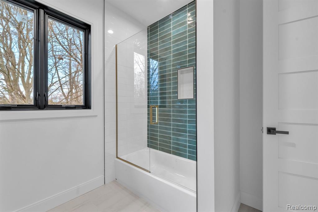 4546 Niagara Lane, Bloomfield Hills, MI 48301 — Photo 51