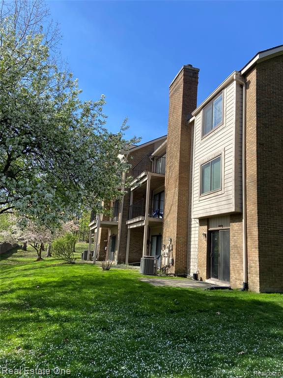 6463 Maple Hills Lane, Bloomfield Hills, MI 48301 — Photo 3