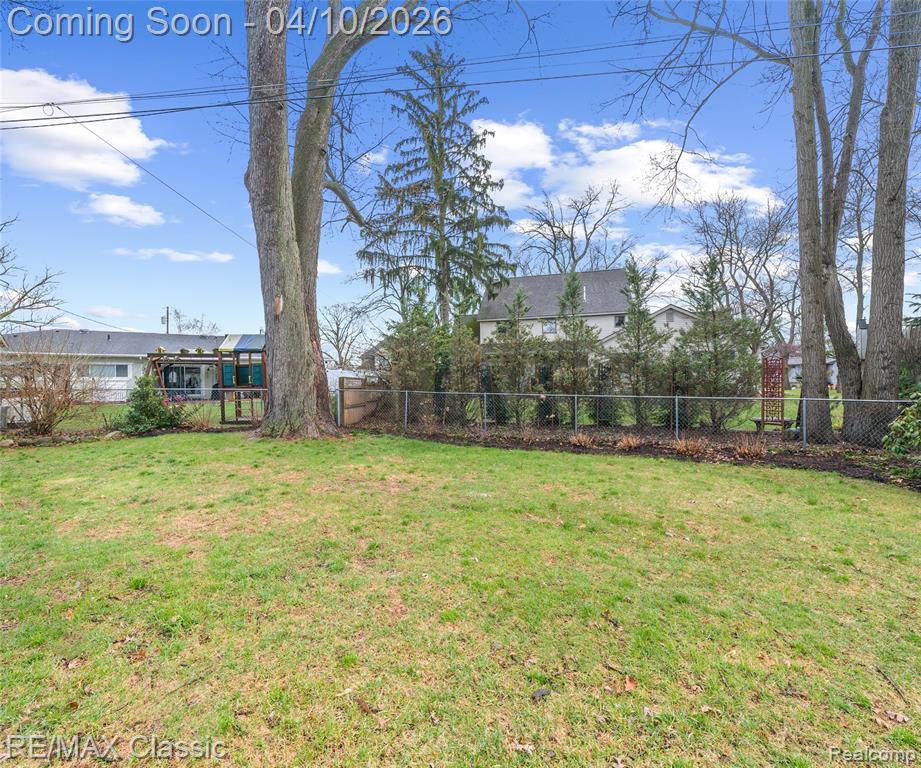 9083 Pittsfield Street, Commerce Twp, MI 48382 — Photo 39