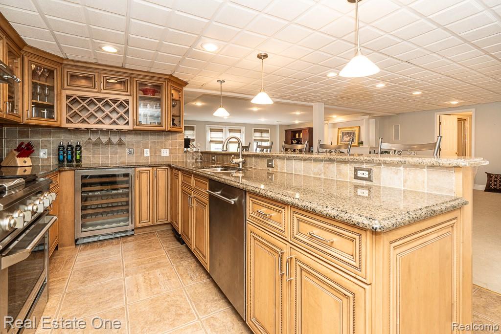 6595 Edith Court, Troy, MI 48085 — Photo 55