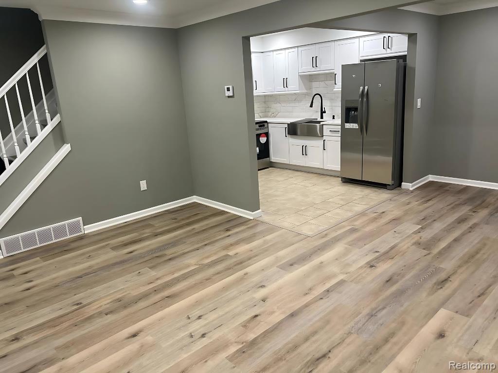 29600 CITY CENTER Drive, 4, Warren, MI 48093 — Photo 5