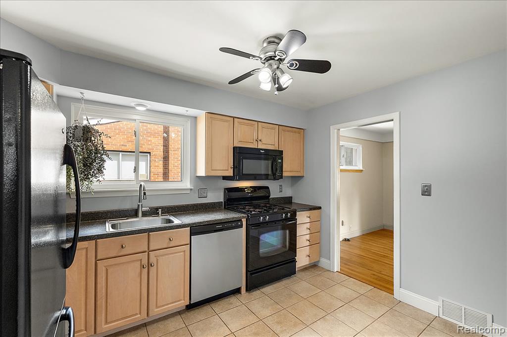 1271 Beaupre Avenue, Madison Heights, MI 48071 — Photo 13