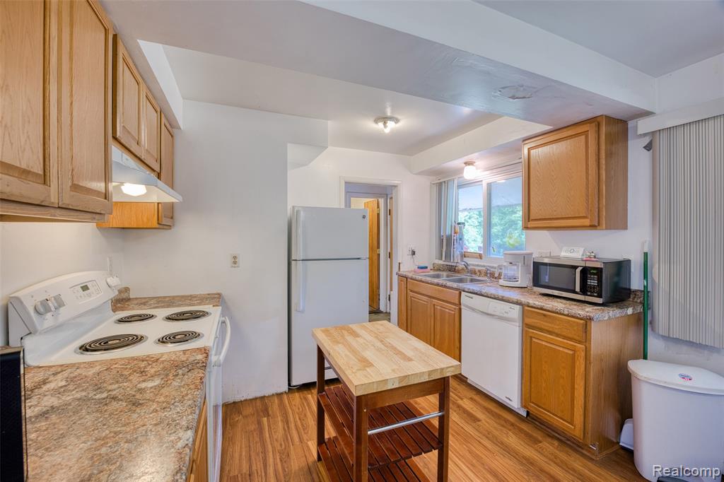 3020 Glengary Road, Commerce Twp, MI 48382 — Photo 10