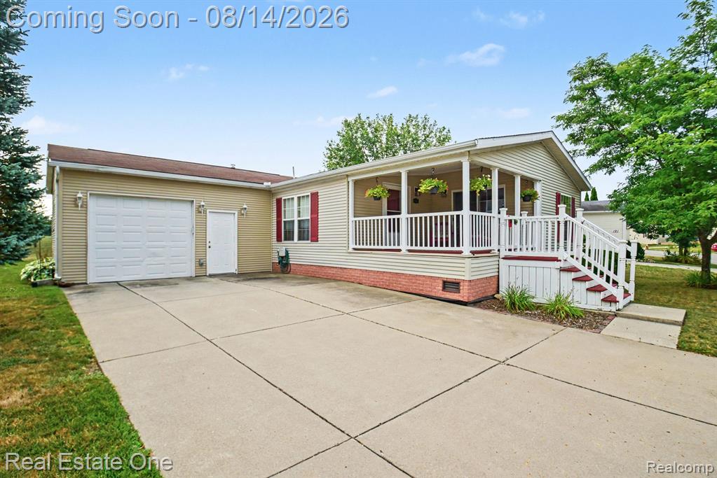 115 Riverview Drive, Lapeer, MI 48446