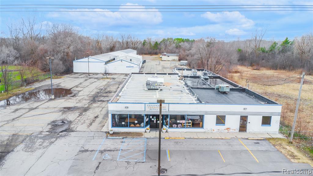 5378 Fenton Road, Flint, MI 48507 — Photo 2