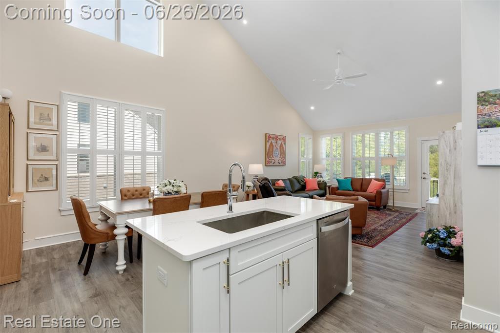 5318 Trail Vista Drive, West Bloomfield, MI 48323 — Photo 11