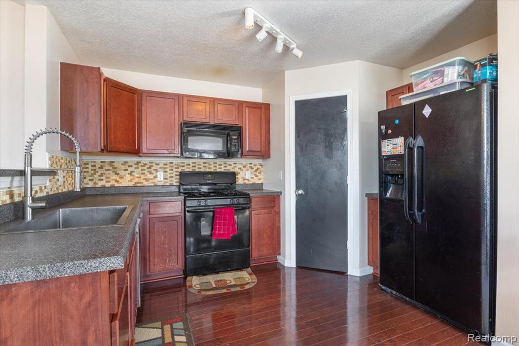 14353 TIMBERLINE Drive, Taylor, MI 48180 — Photo 11