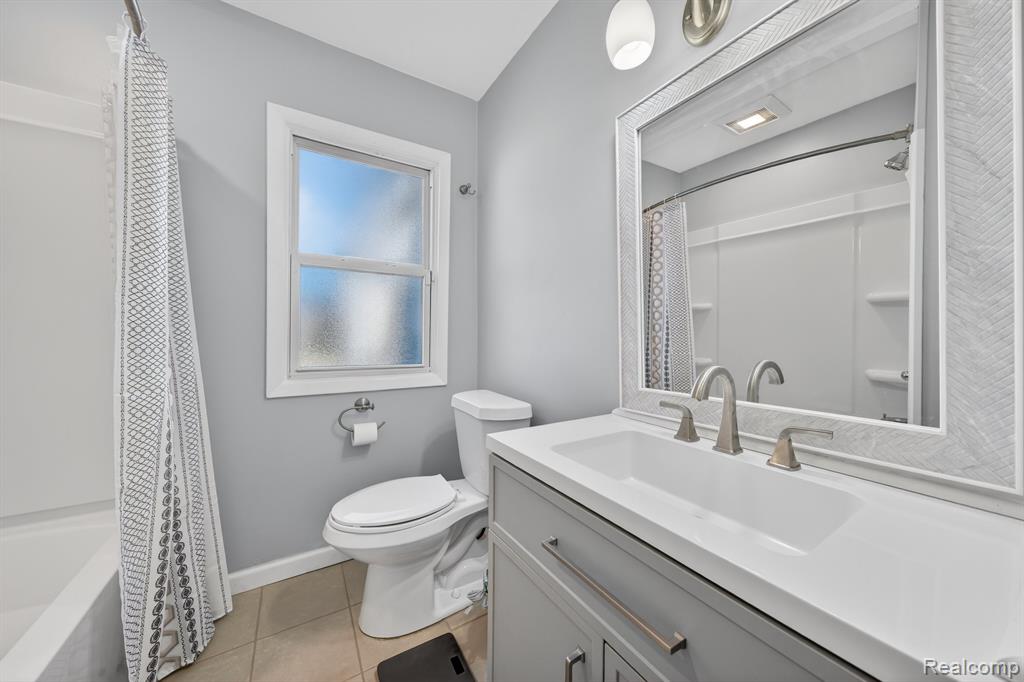 438 W Brockton Avenue, Madison Heights, MI 48071 — Photo 20