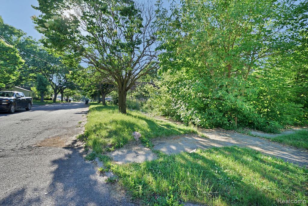 4201 Brunswick Avenue, Flint, MI 48507 — Photo 5
