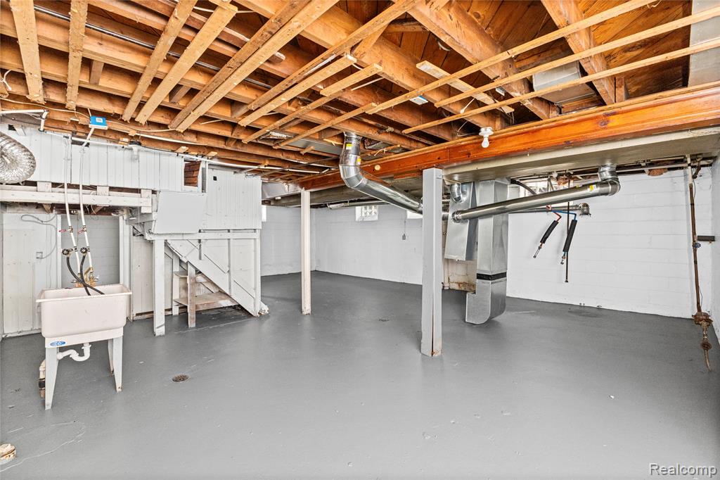 11817 Riad Street, Detroit, MI 48224 — Photo 32