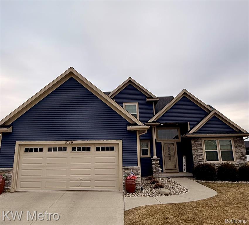 5760 Stone Briar Lane S, Freeland, MI 48623 — Photo 2