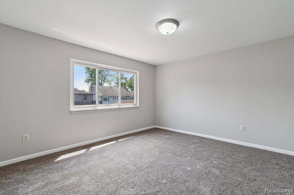 2145 Terrapin Street, Wolverine Lake, MI 48390 — Photo 24