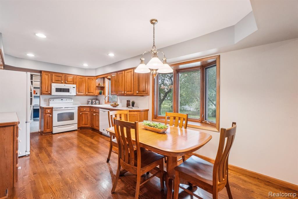 5372 Fieldcrest Drive, Shelby Twp, MI 48316 — Photo 11