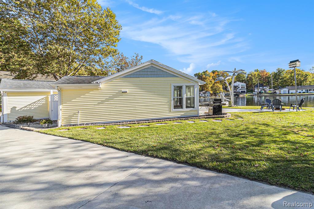 7351 Selma Drive, Fenton, MI 48430 — Photo 18