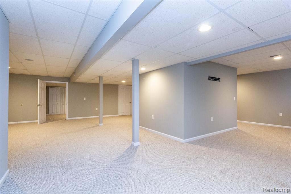 878 Dakota, Rochester Hills, MI 48307 — Photo 42