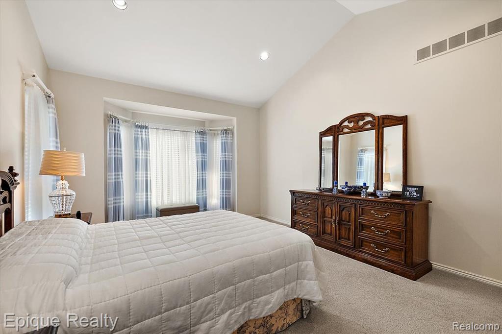5675 Golf Pointe Drive, Clarkston, MI 48348 — Photo 31