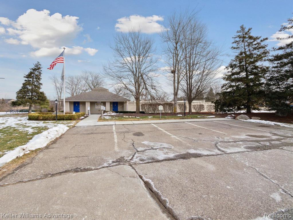 31131 COUNTRY, Farmington Hills, MI 48331 — Photo 45